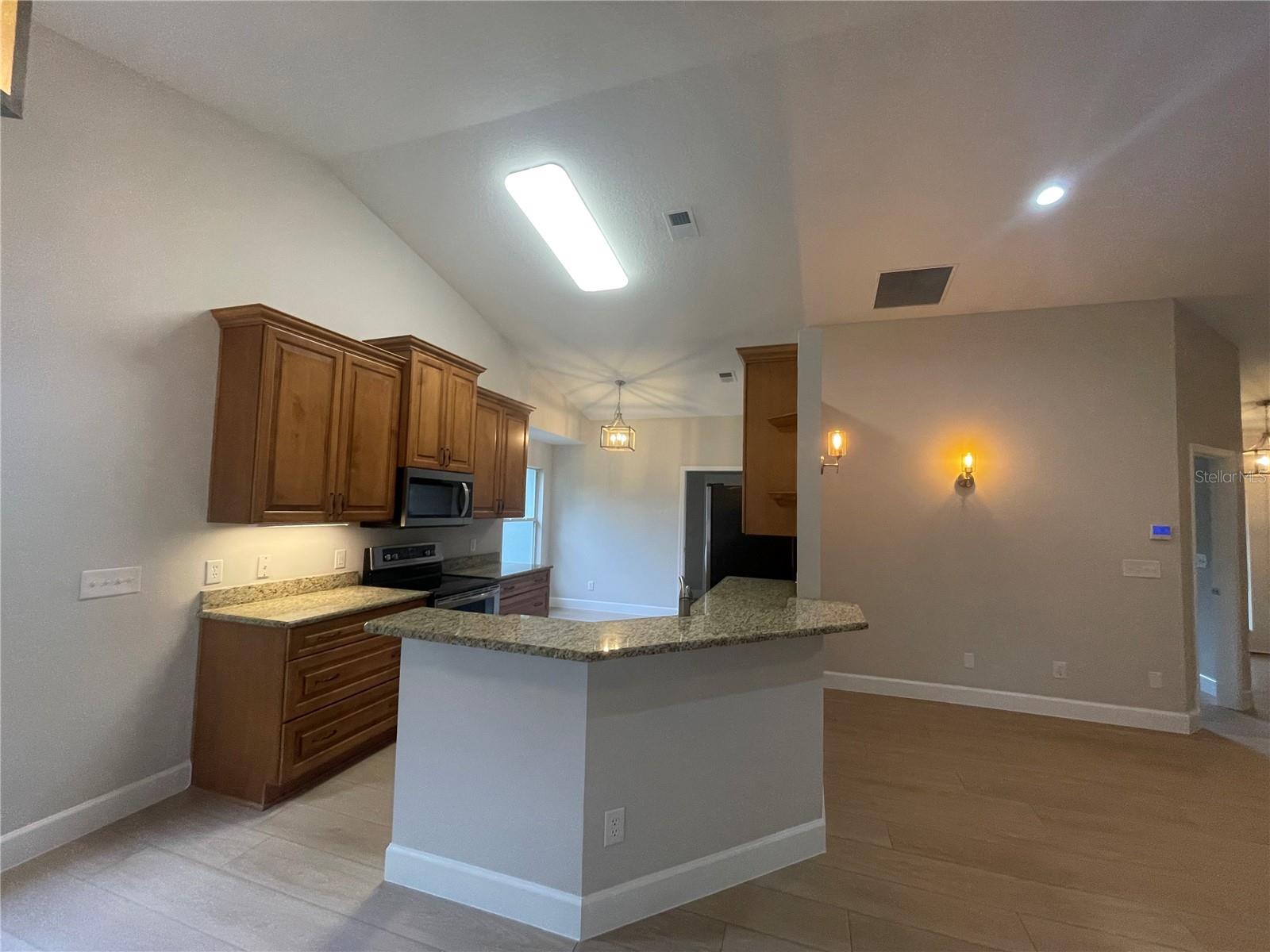 Image 12 of 31 For 210 Baker Street