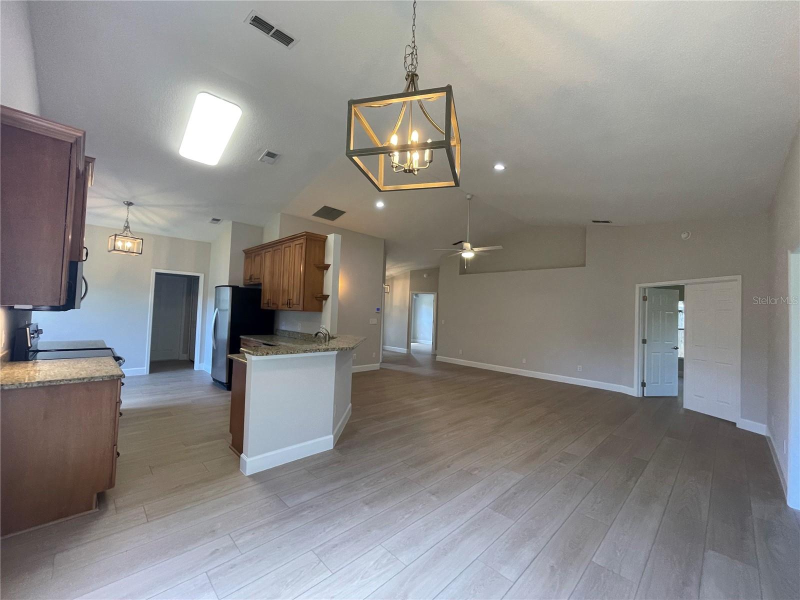 Image 15 of 31 For 210 Baker Street