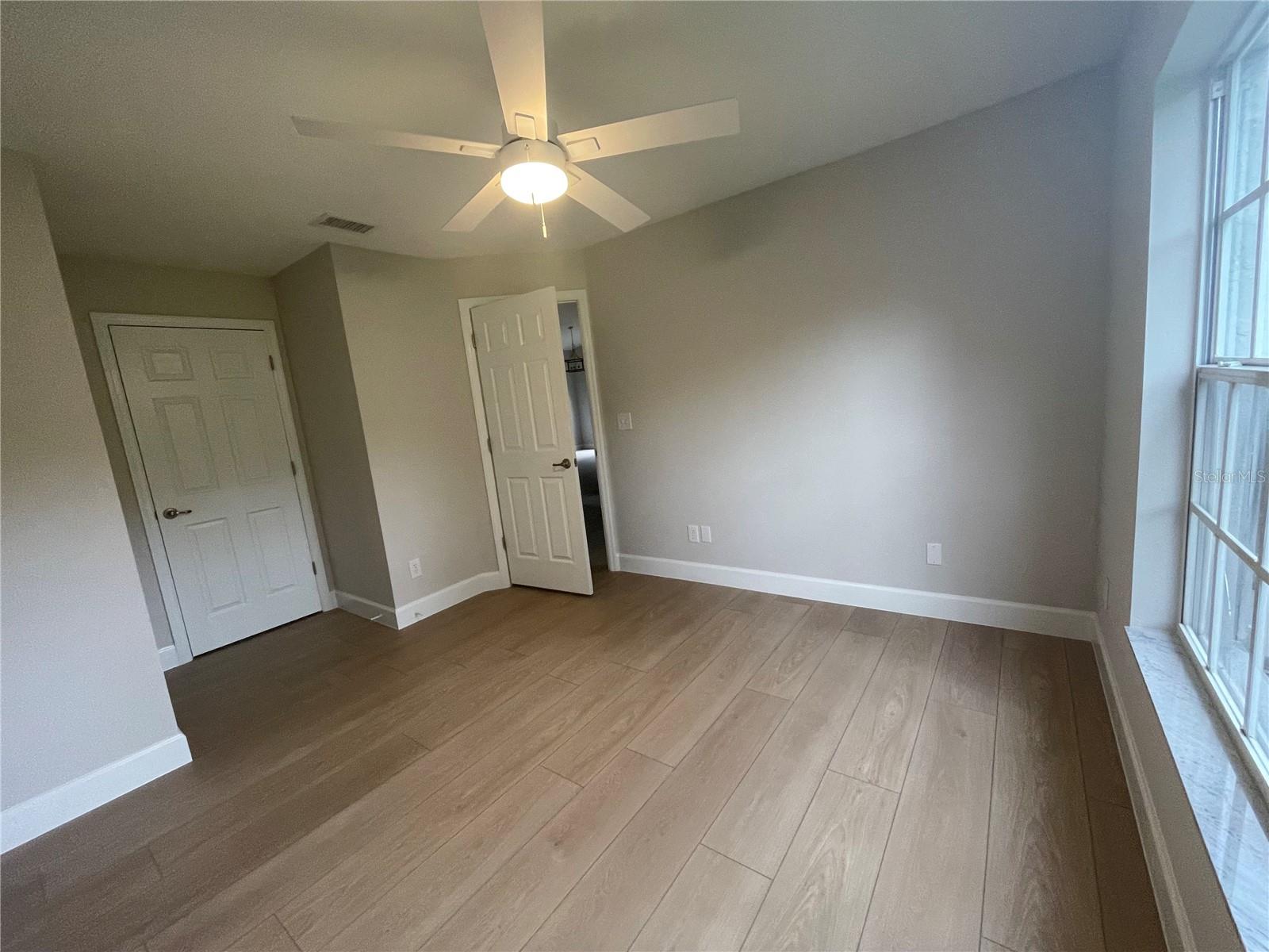 Image 24 of 31 For 210 Baker Street