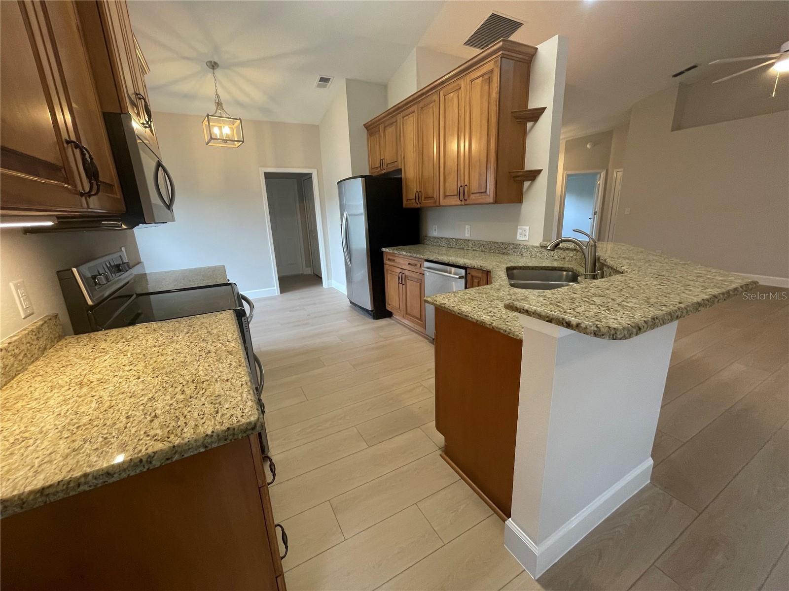 Image 4 of 31 For 210 Baker Street