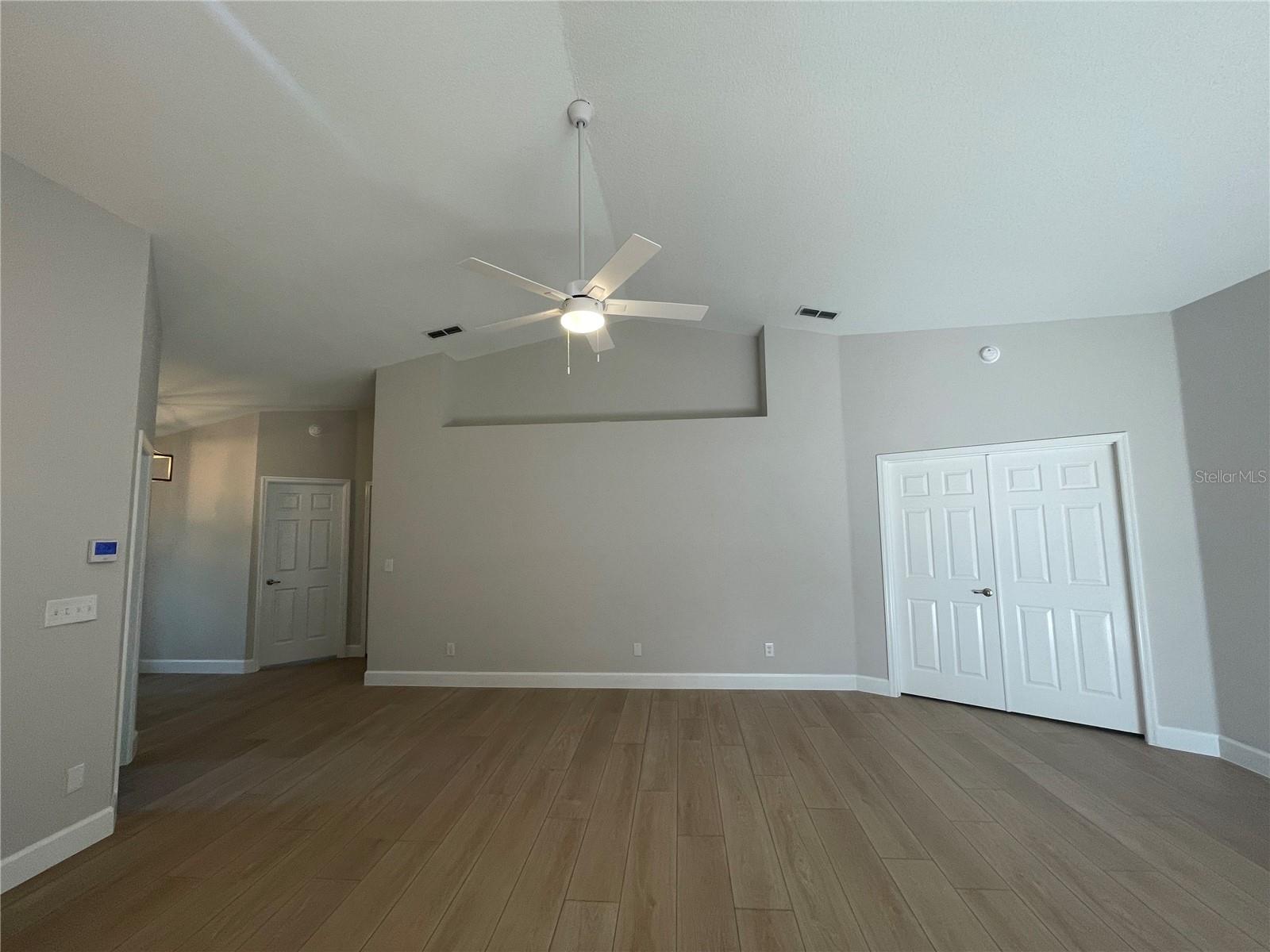 Image 5 of 31 For 210 Baker Street