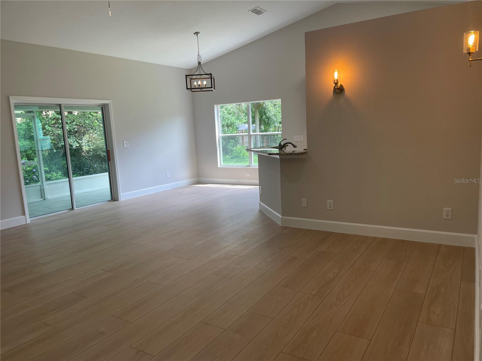 Image 6 of 31 For 210 Baker Street