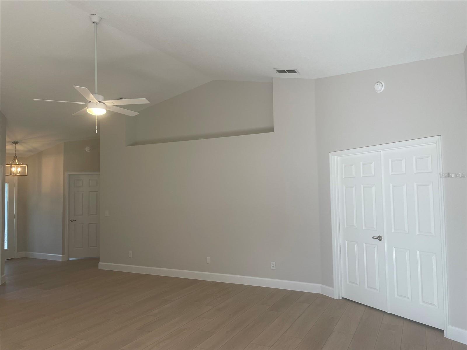 Image 9 of 31 For 210 Baker Street