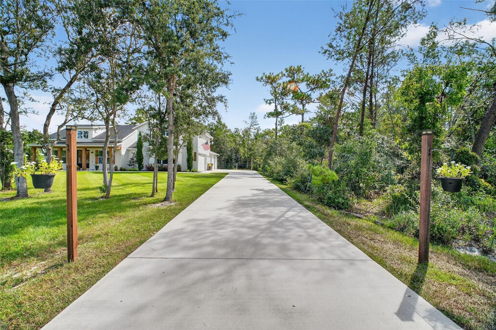 Image 10 of 56 For 42748 Royal Trails Road