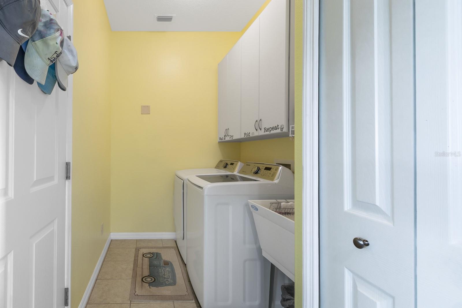 Image 21 of 31 For 5717 Illumination Lane