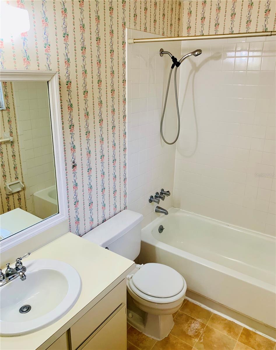 Image 18 of 21 For 3535 Raintree Way