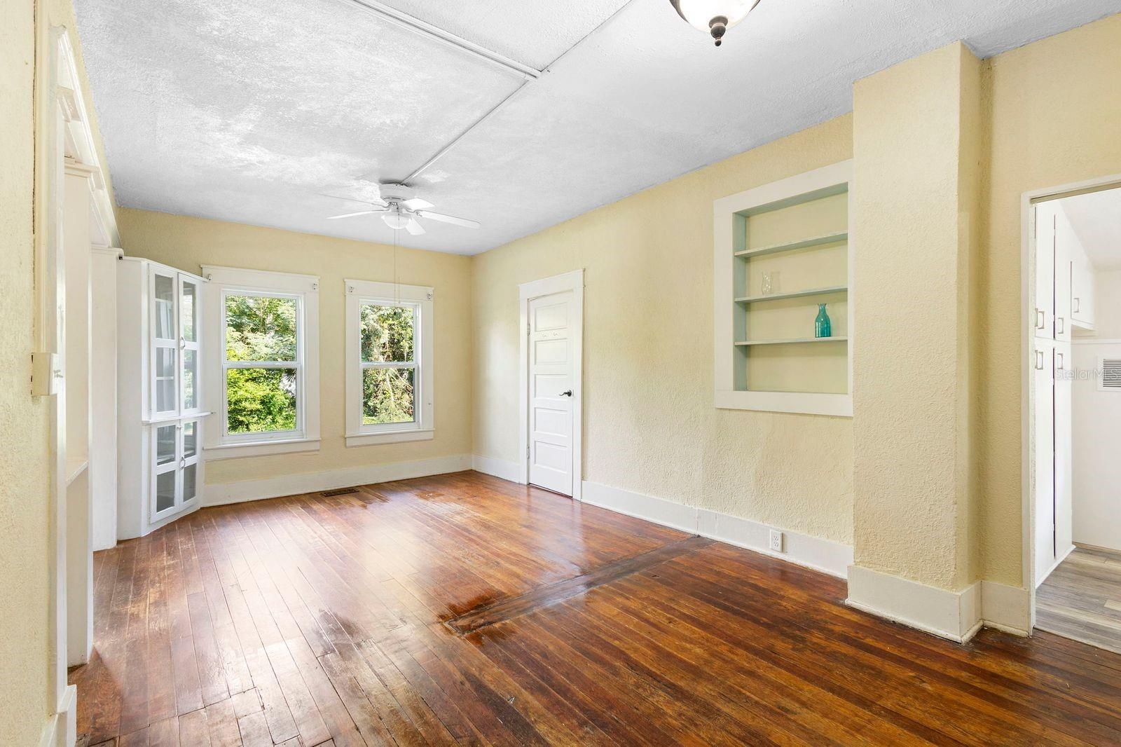 Image 13 of 25 For 245 Magnolia Street