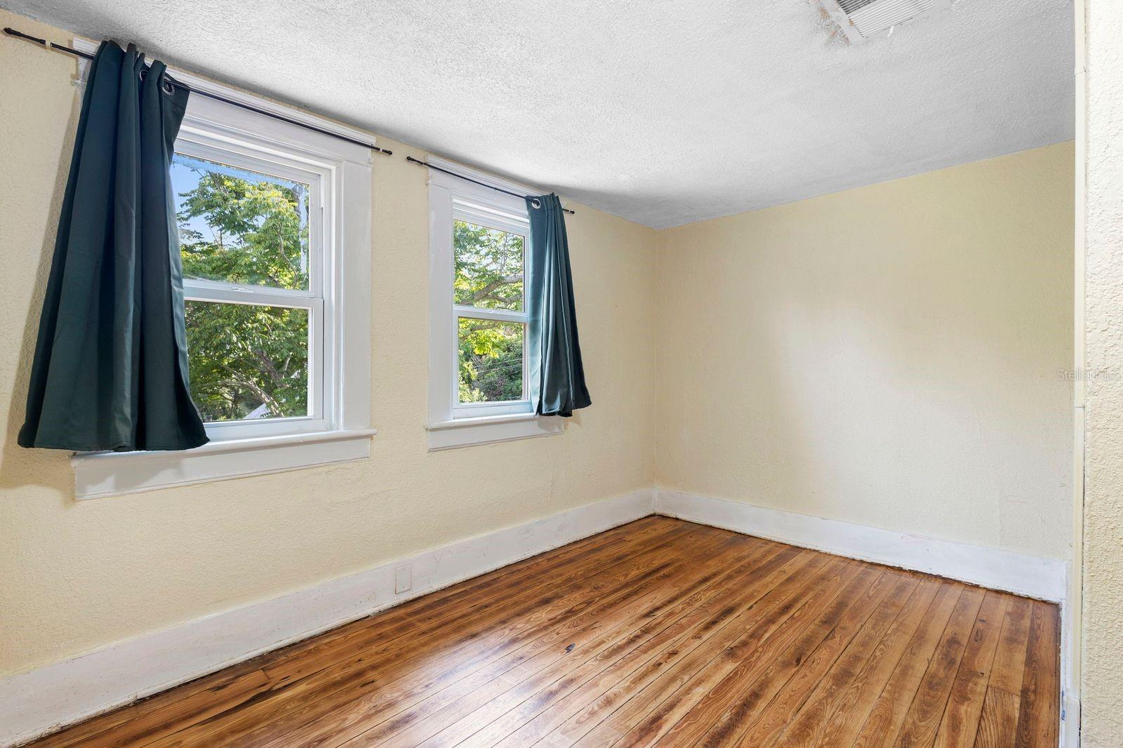Image 16 of 25 For 245 Magnolia Street