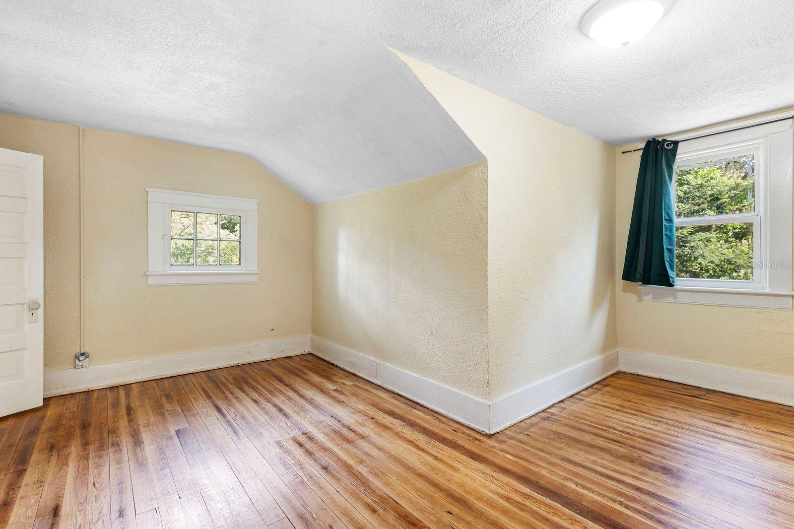 Image 17 of 25 For 245 Magnolia Street
