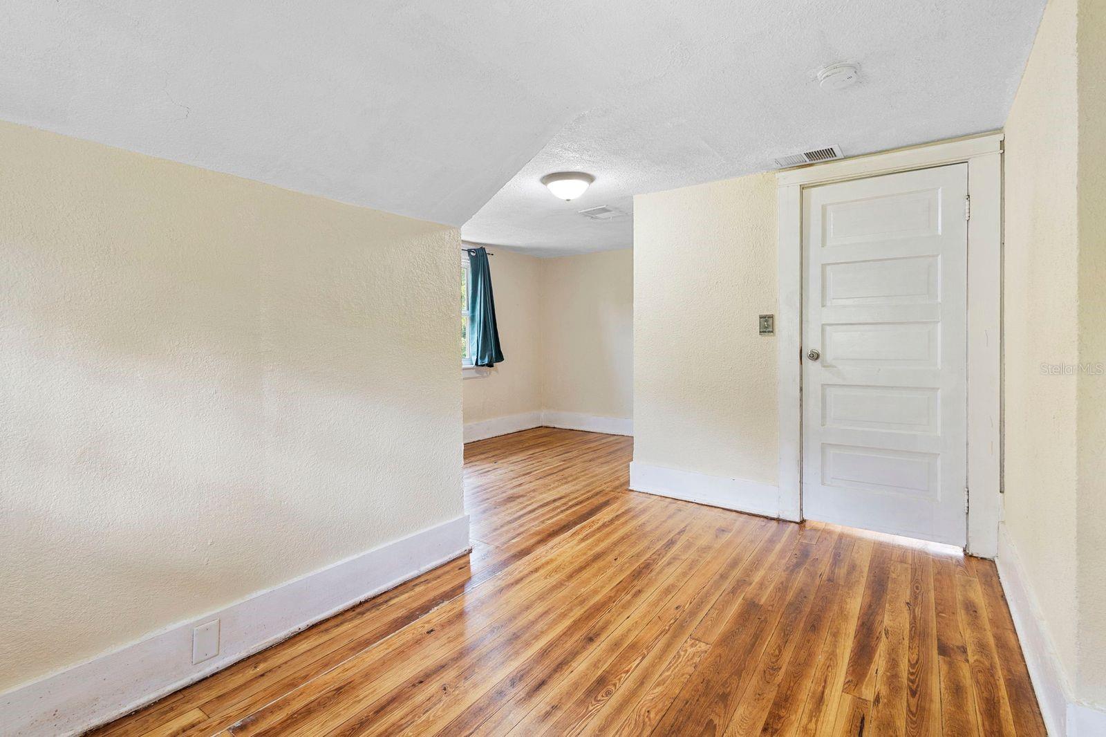 Image 18 of 25 For 245 Magnolia Street