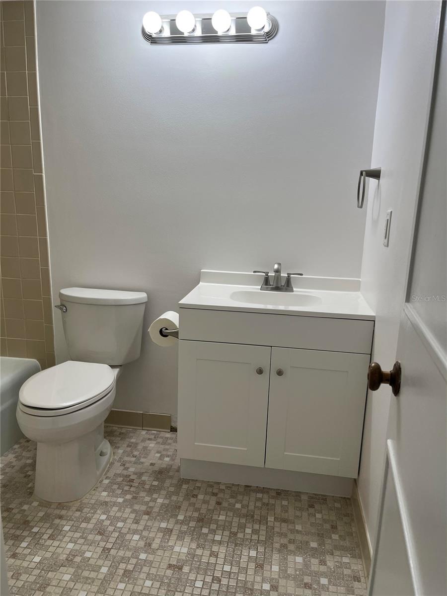 Image 9 of 11 For 601 Mcdonald Street 408