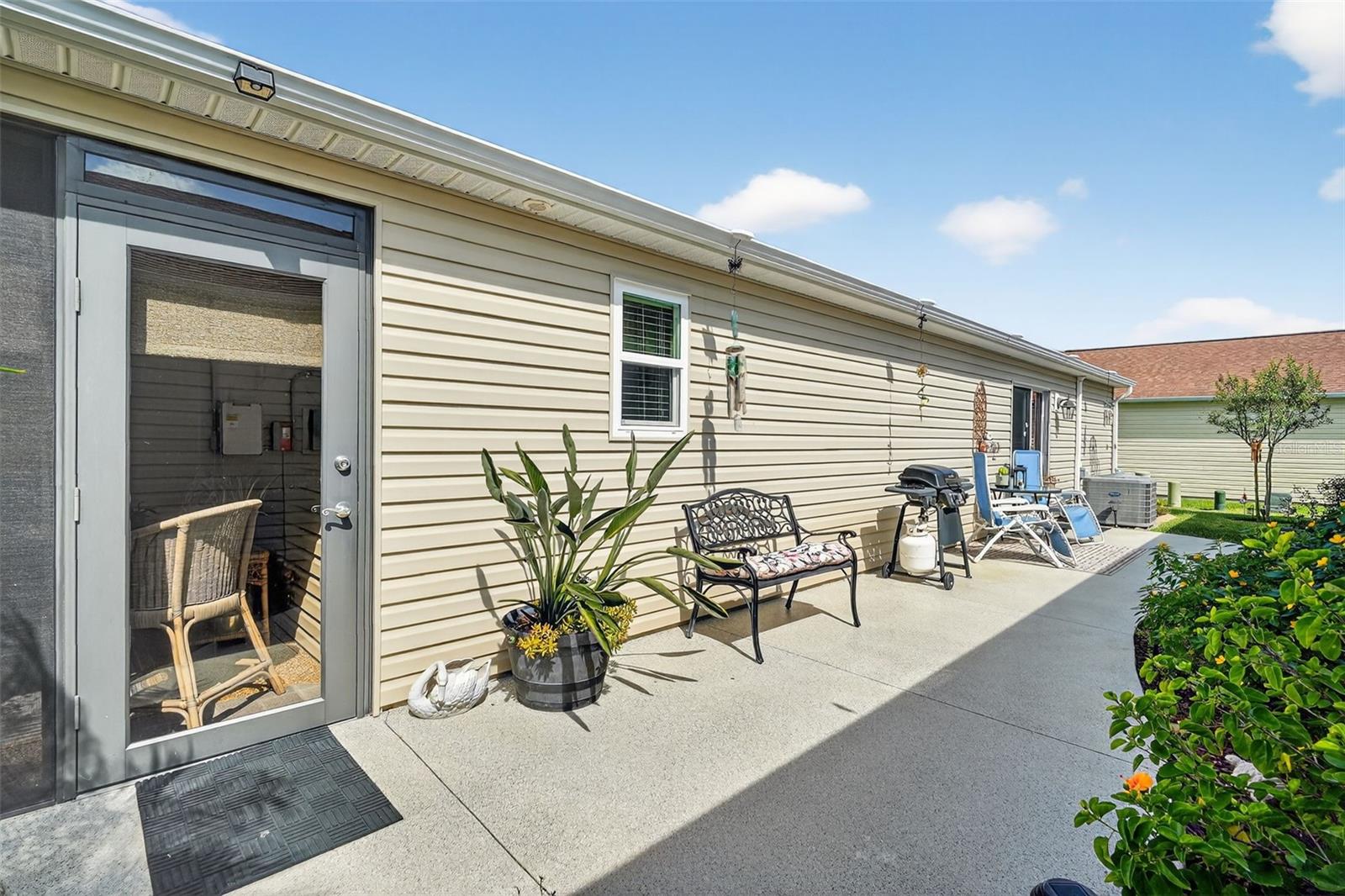 Image 2 of 21 For 3063 Sweetgum Street