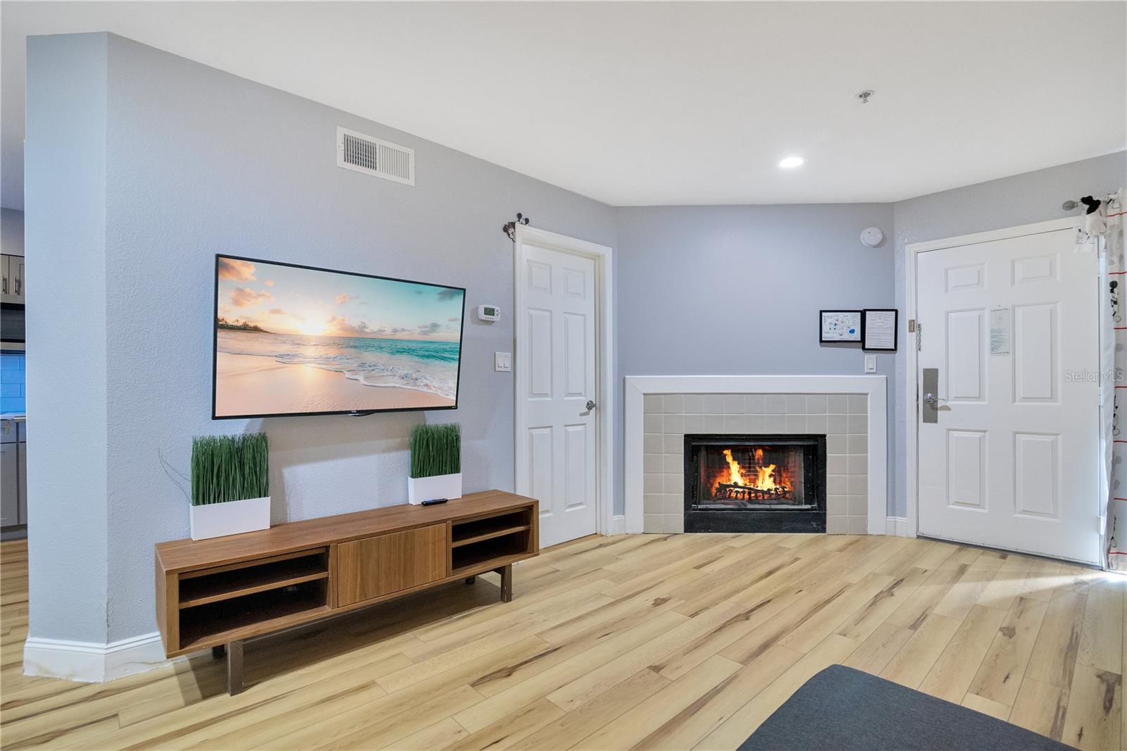 Image 8 of 37 For 3100 Parkway Boulevard 512
