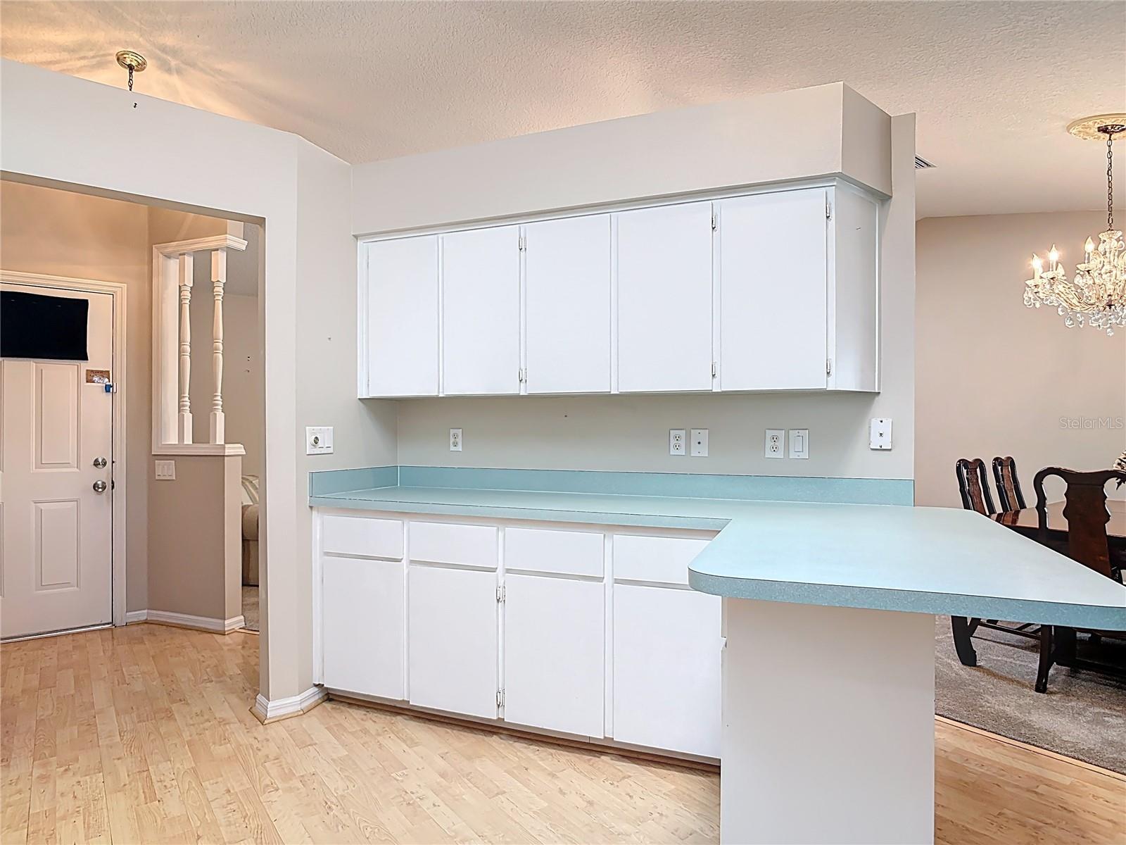 Image 18 of 67 For 5925 Grass Court