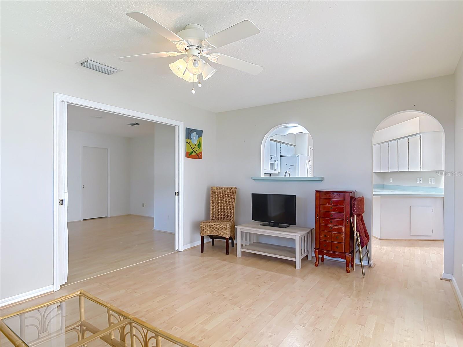 Image 22 of 67 For 5925 Grass Court