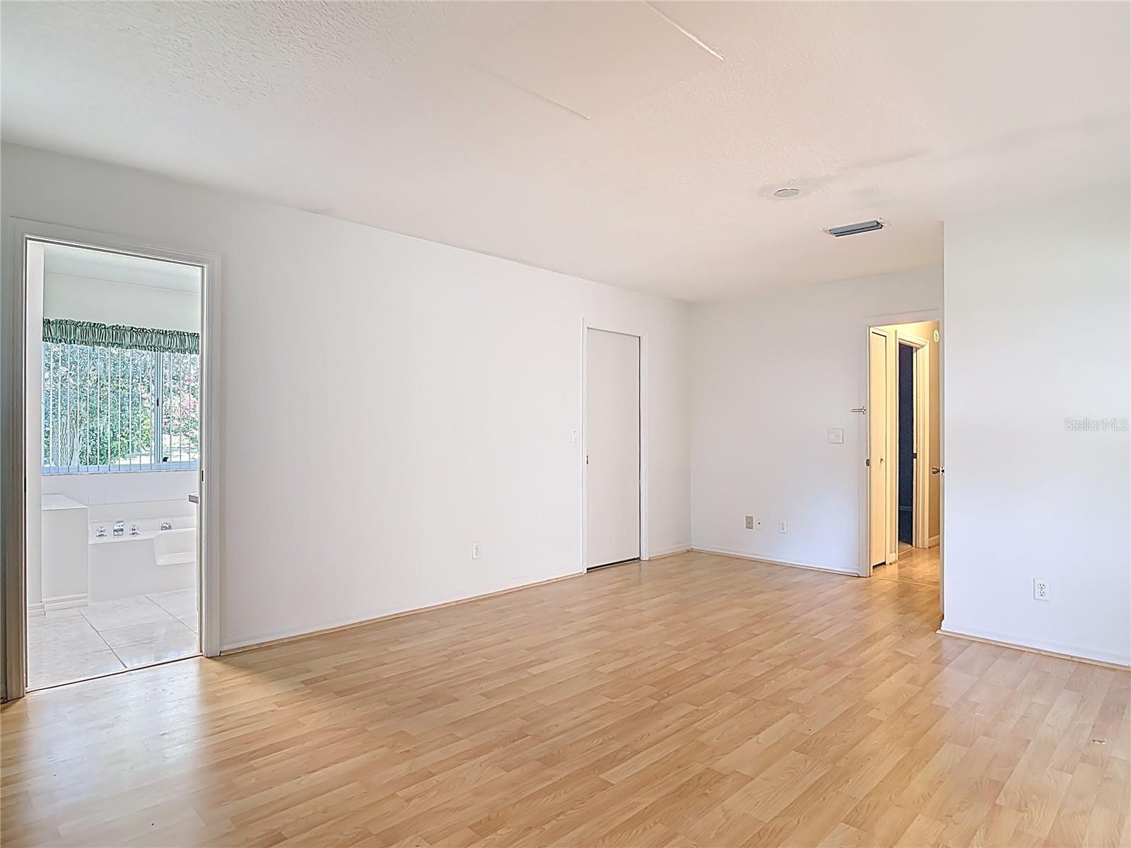 Image 26 of 67 For 5925 Grass Court