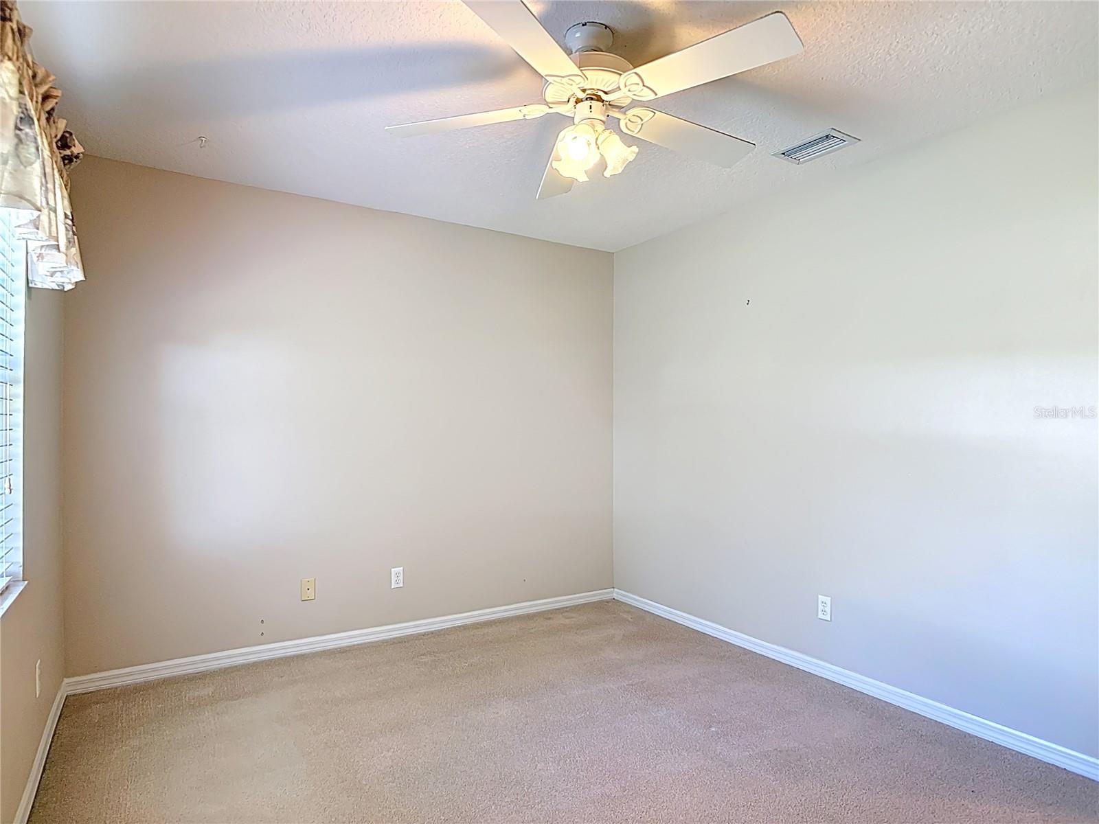 Image 34 of 67 For 5925 Grass Court