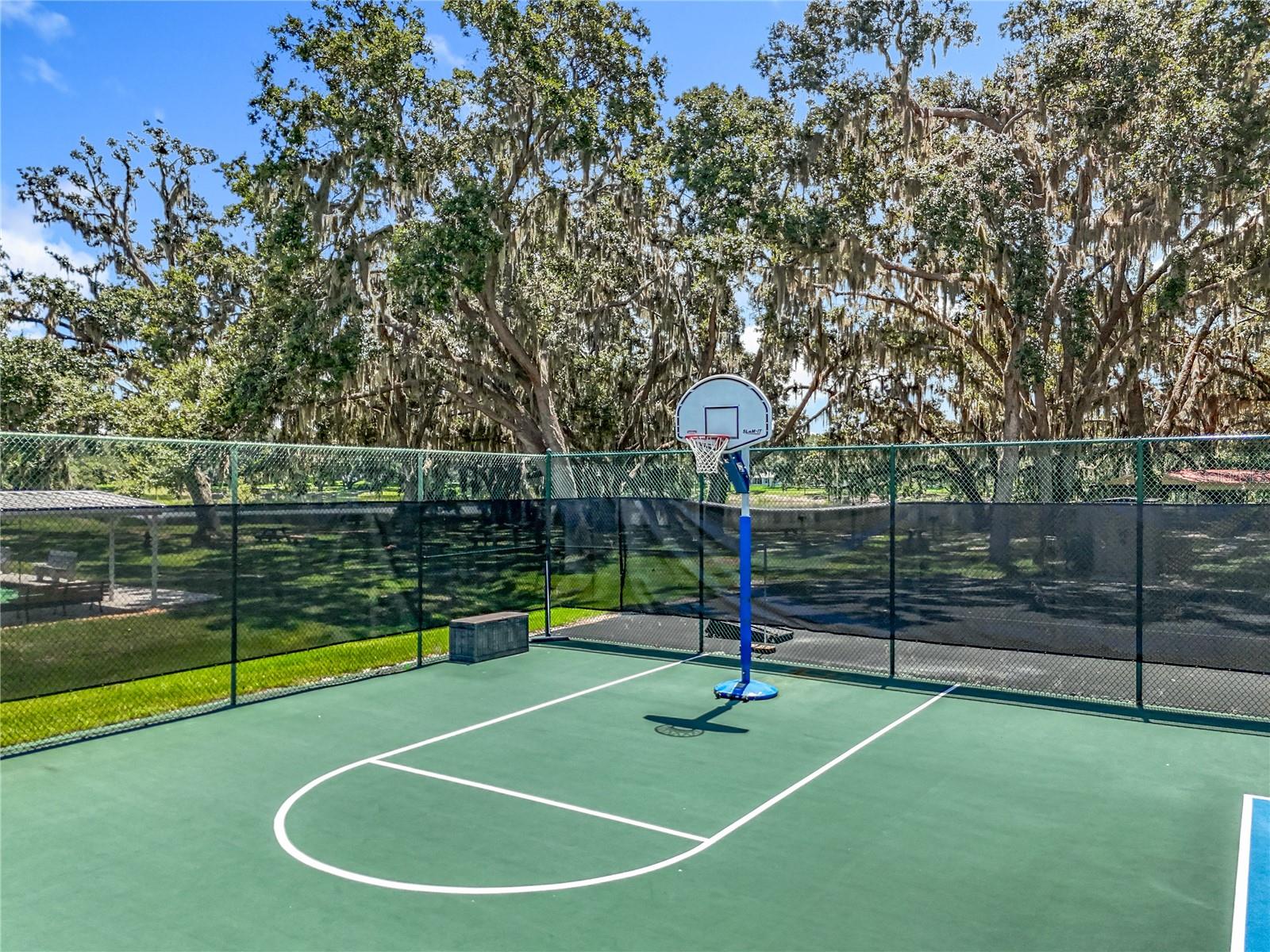 Image 64 of 67 For 5925 Grass Court