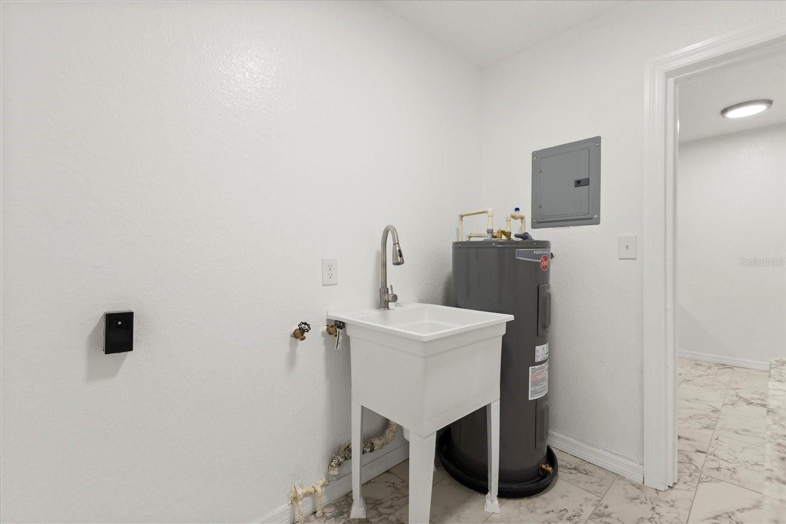 Image 27 of 42 For 504 12th Street
