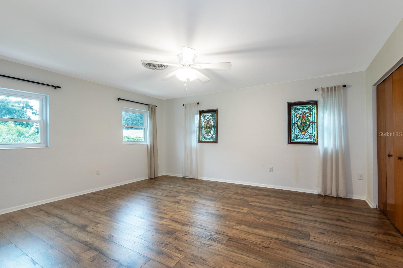 Image 16 of 29 For 1401 Lake Shore Boulevard