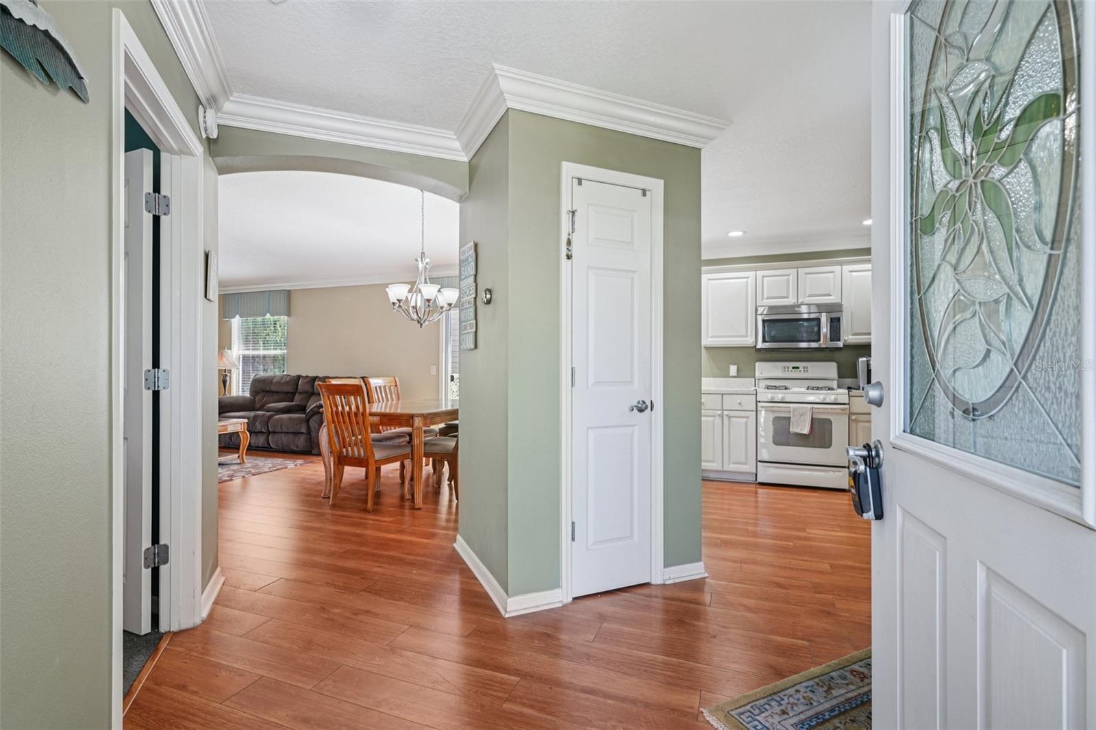Image 11 of 33 For 523 Richburg Street