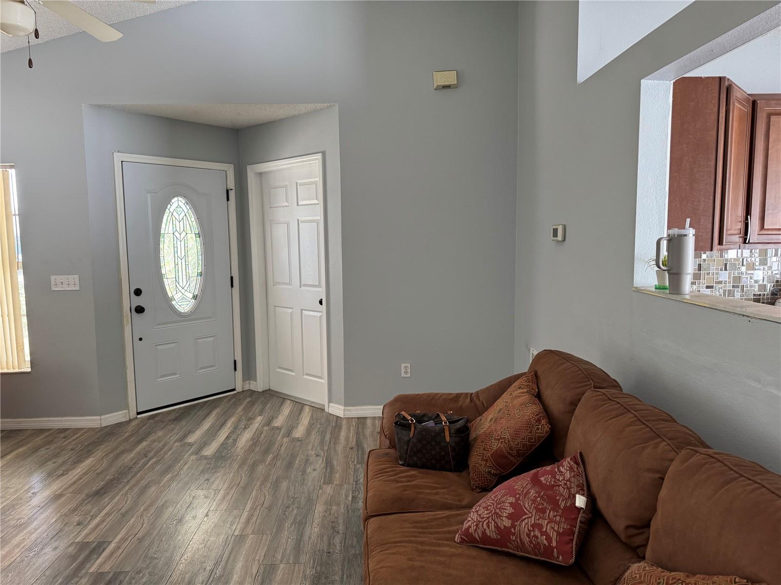 Image 5 of 13 For 1309 S Park Ave