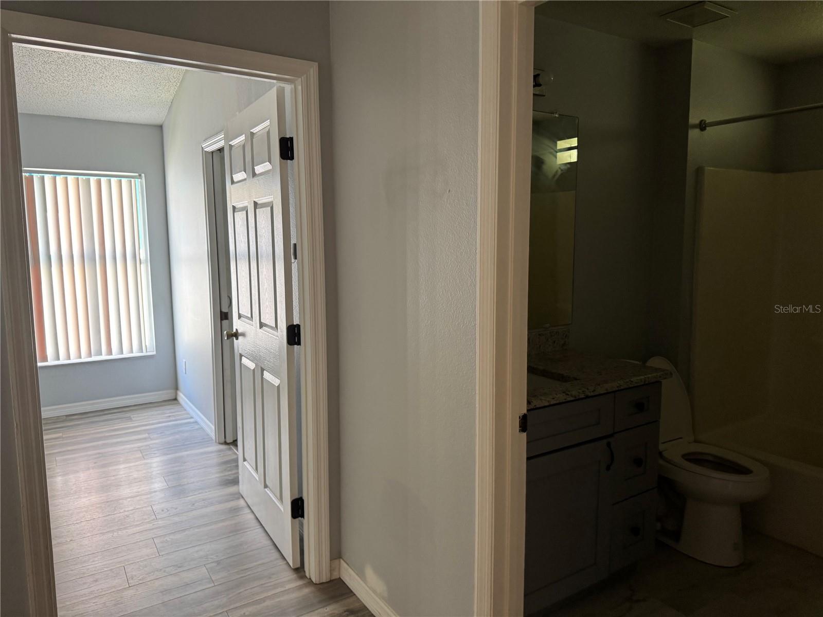 Image 6 of 13 For 1309 S Park Ave