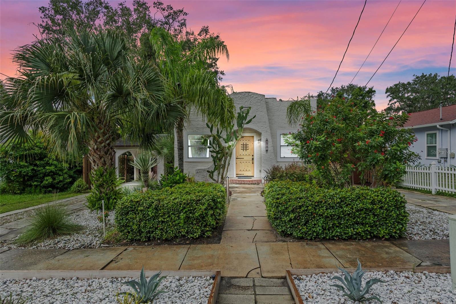 Details for 811 Grandview Street, MOUNT DORA, FL 32757