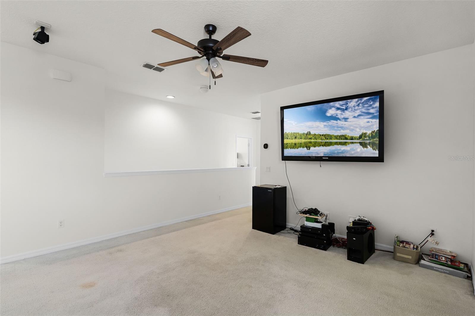 Image 18 of 66 For 1103 White Water Bay Drive