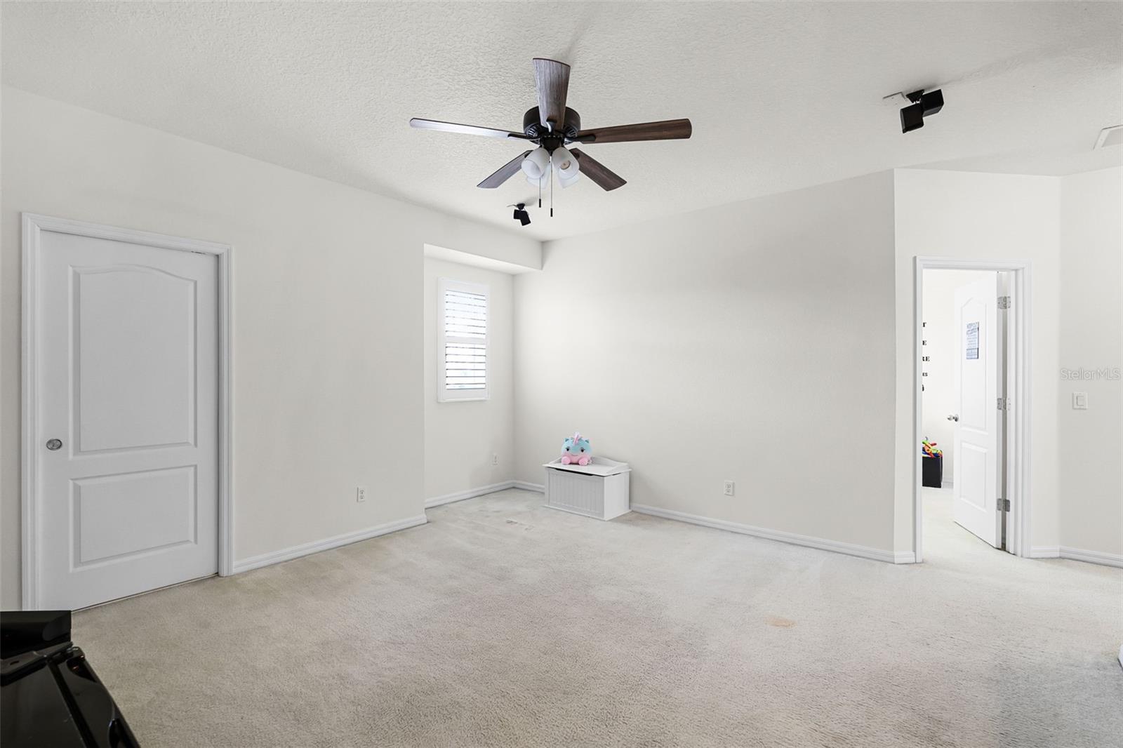 Image 20 of 66 For 1103 White Water Bay Drive