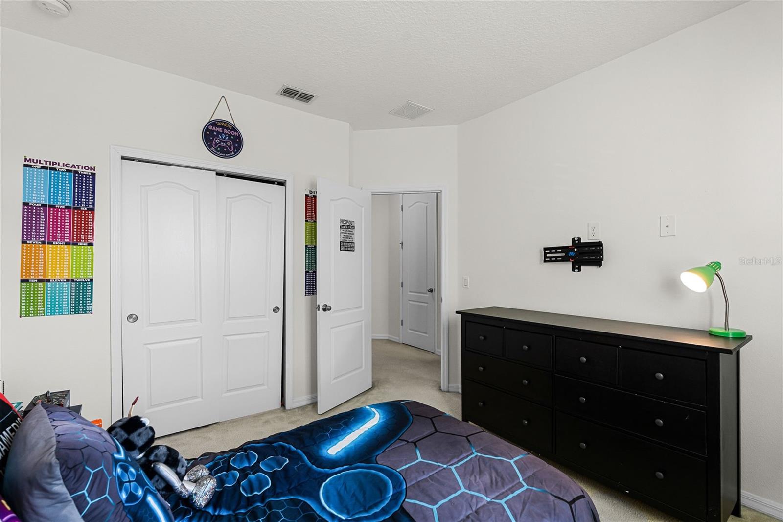 Image 31 of 66 For 1103 White Water Bay Drive
