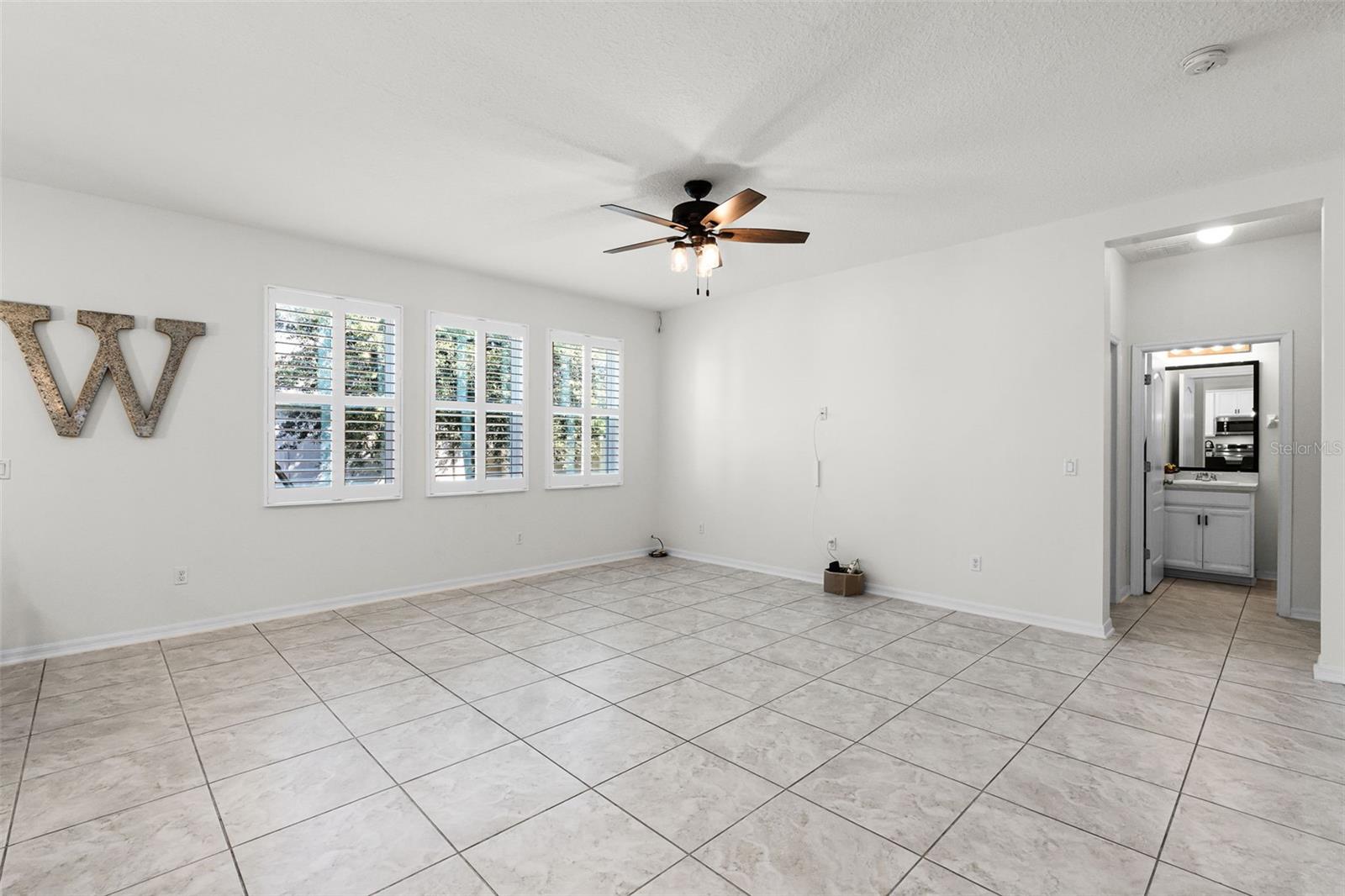Image 4 of 66 For 1103 White Water Bay Drive