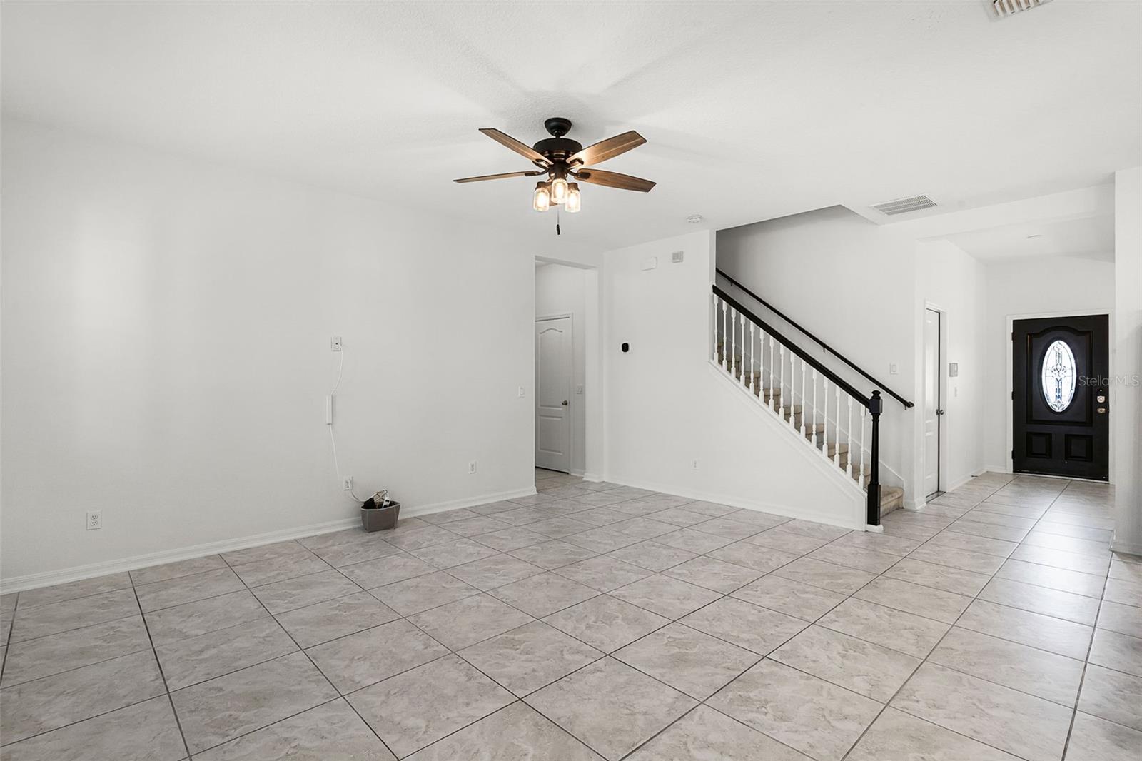 Image 5 of 66 For 1103 White Water Bay Drive