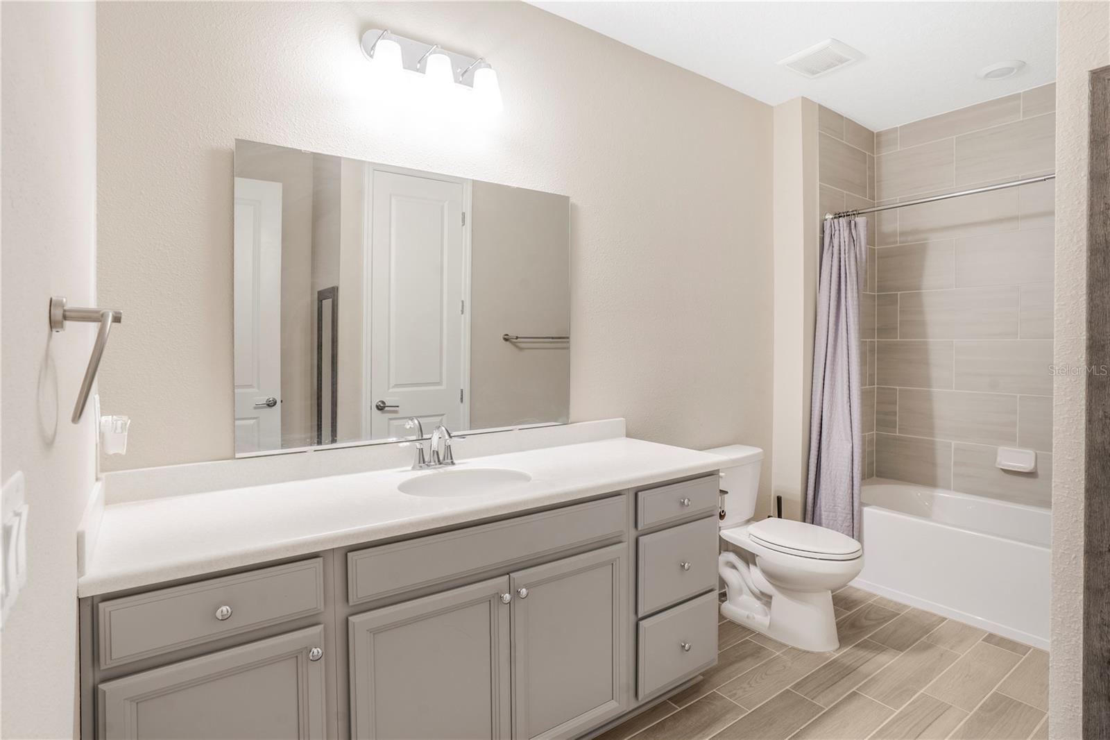 Image 16 of 61 For 253 Ridgewind Drive