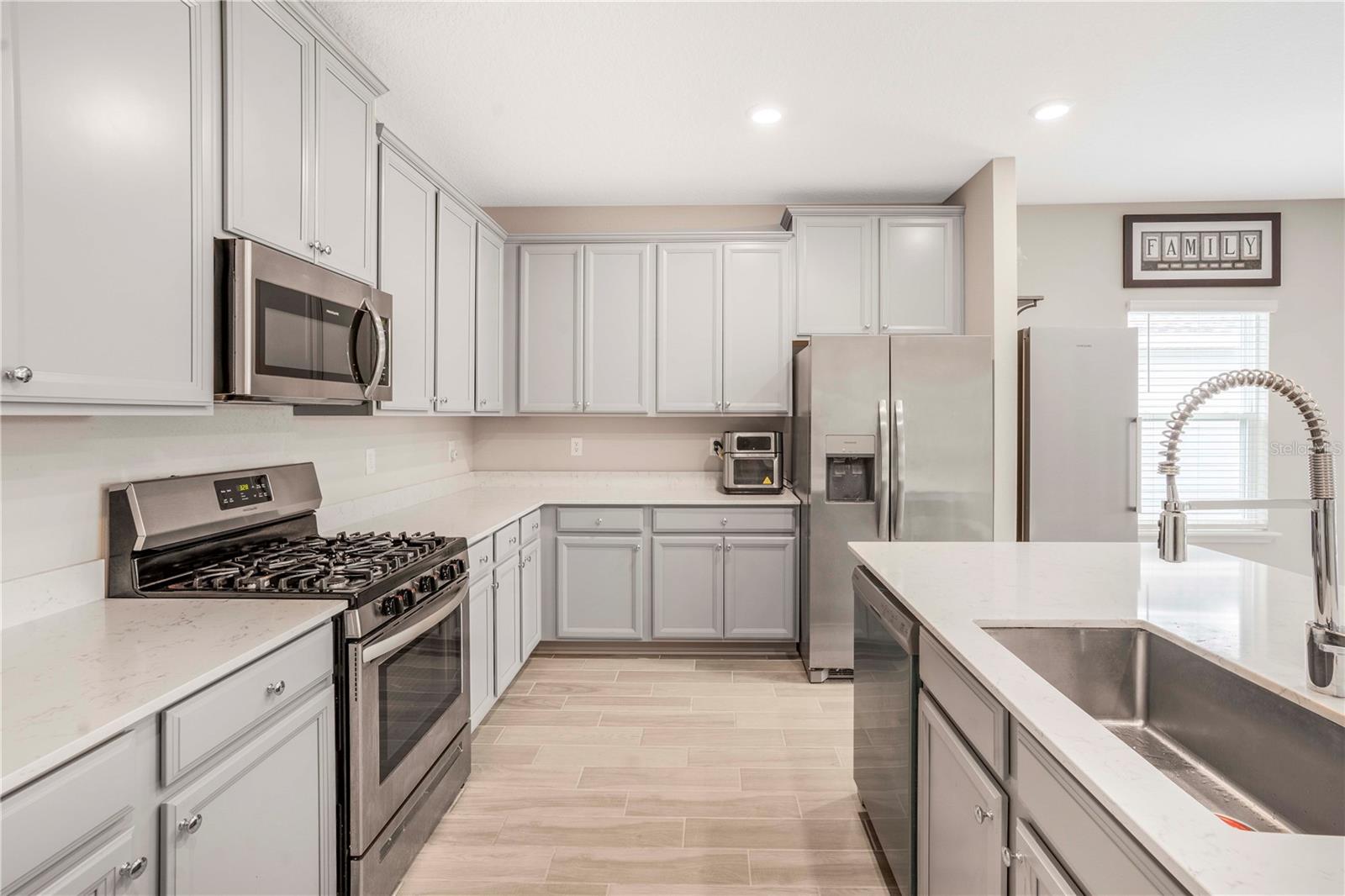 Image 18 of 61 For 253 Ridgewind Drive