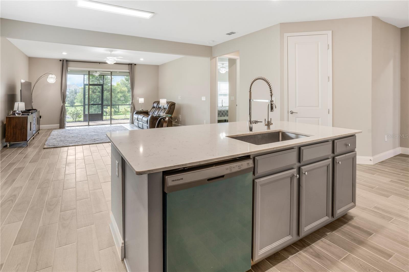 Image 20 of 61 For 253 Ridgewind Drive