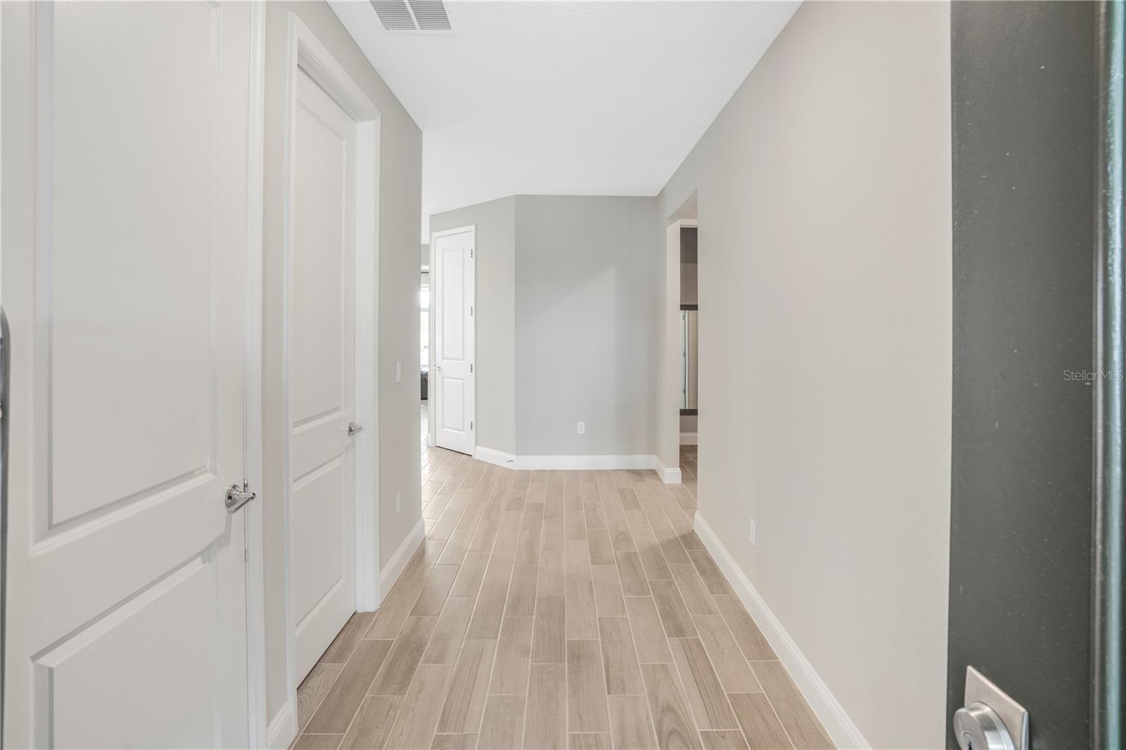 Image 8 of 61 For 253 Ridgewind Drive