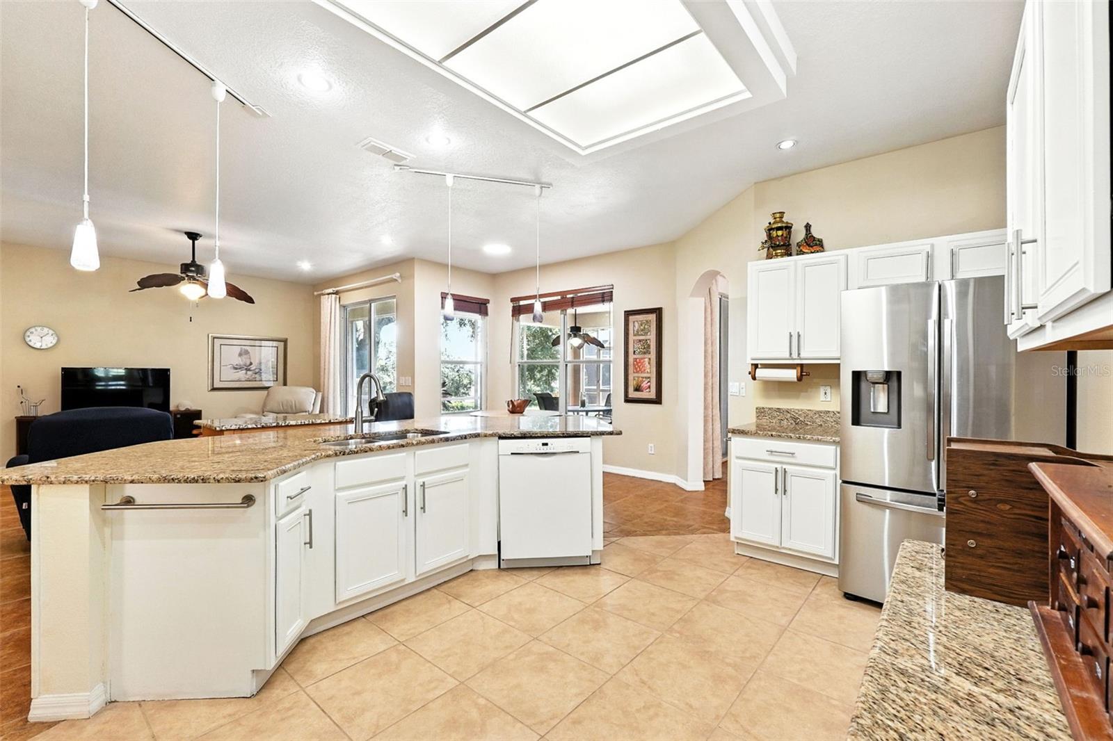 Image 19 of 42 For 3821 Glenford Drive