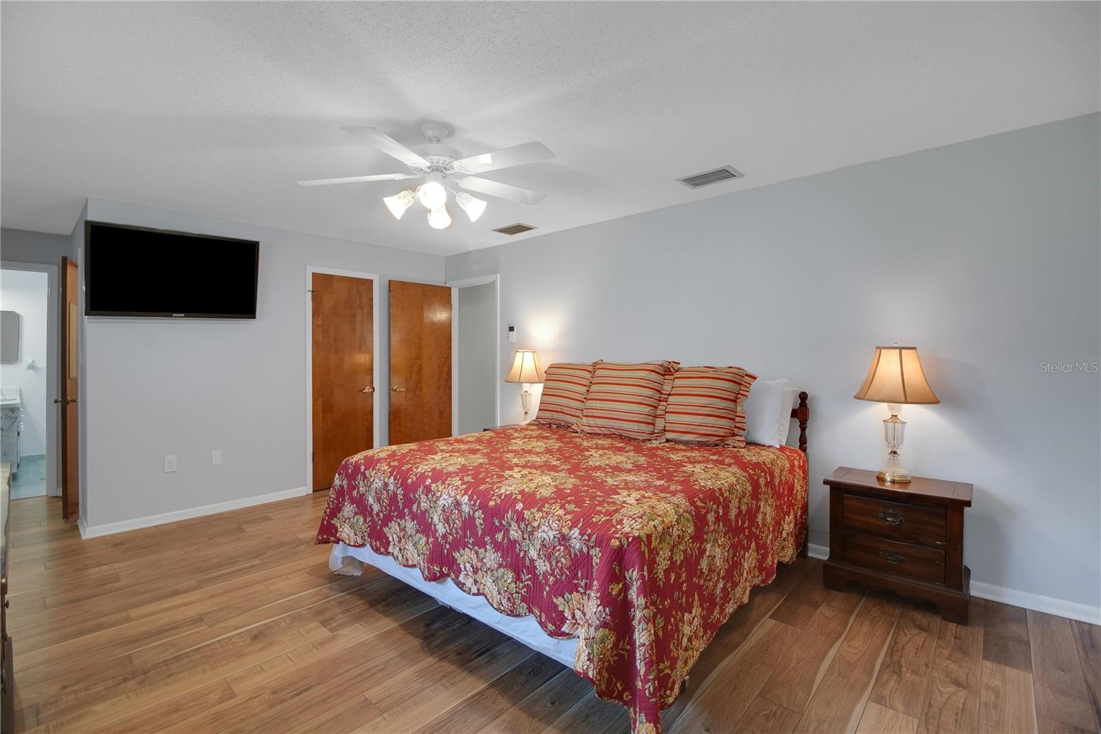 Image 34 of 60 For 2334 Lake Griffin Road