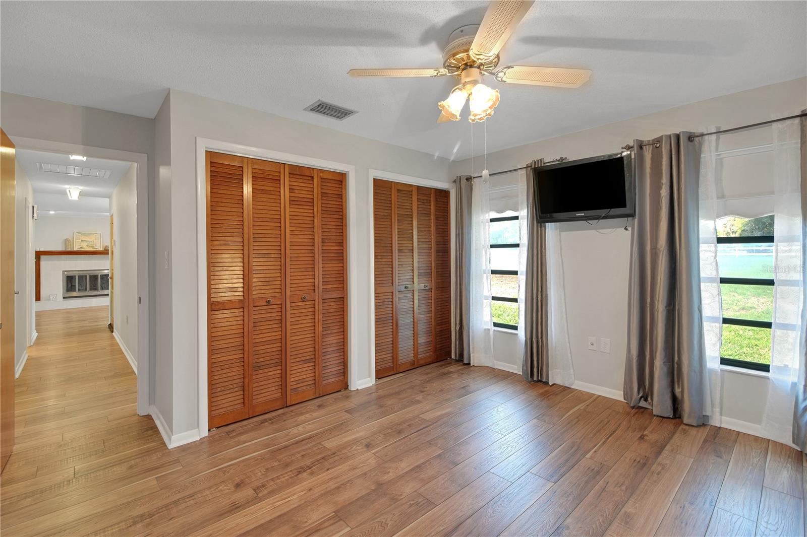 Image 36 of 60 For 2334 Lake Griffin Road