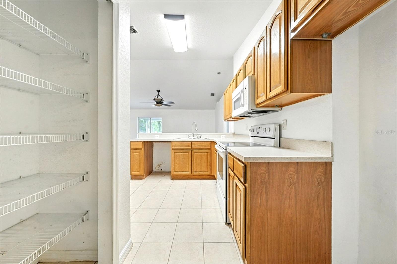 Image 16 of 49 For 202 Gordon Road Nw