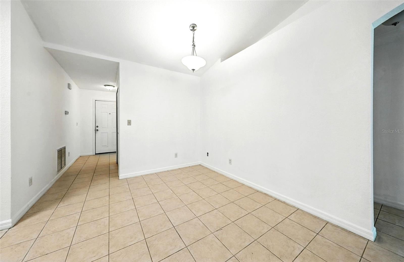 Image 21 of 49 For 202 Gordon Road Nw