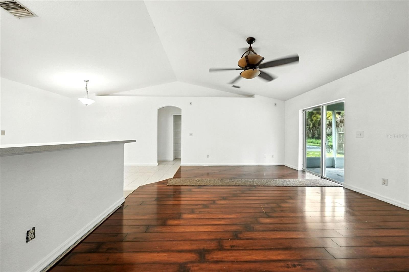 Image 23 of 49 For 202 Gordon Road Nw