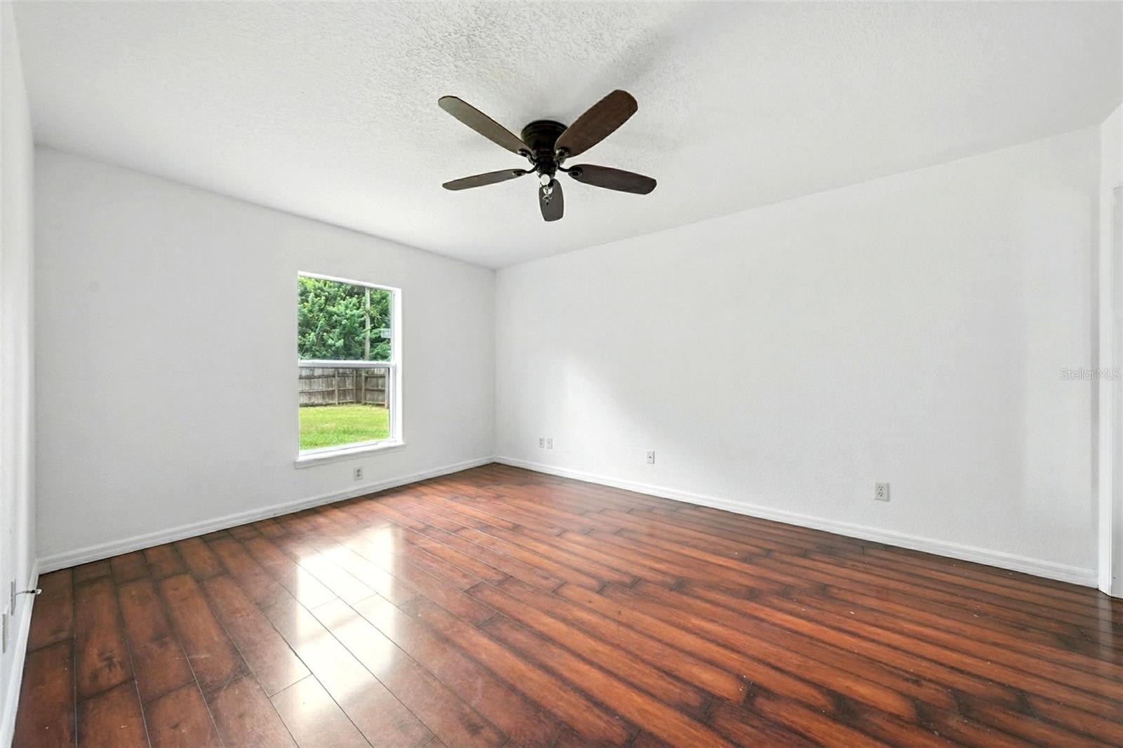 Image 24 of 49 For 202 Gordon Road Nw