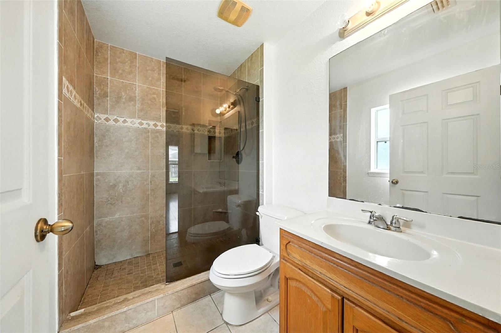 Image 27 of 49 For 202 Gordon Road Nw