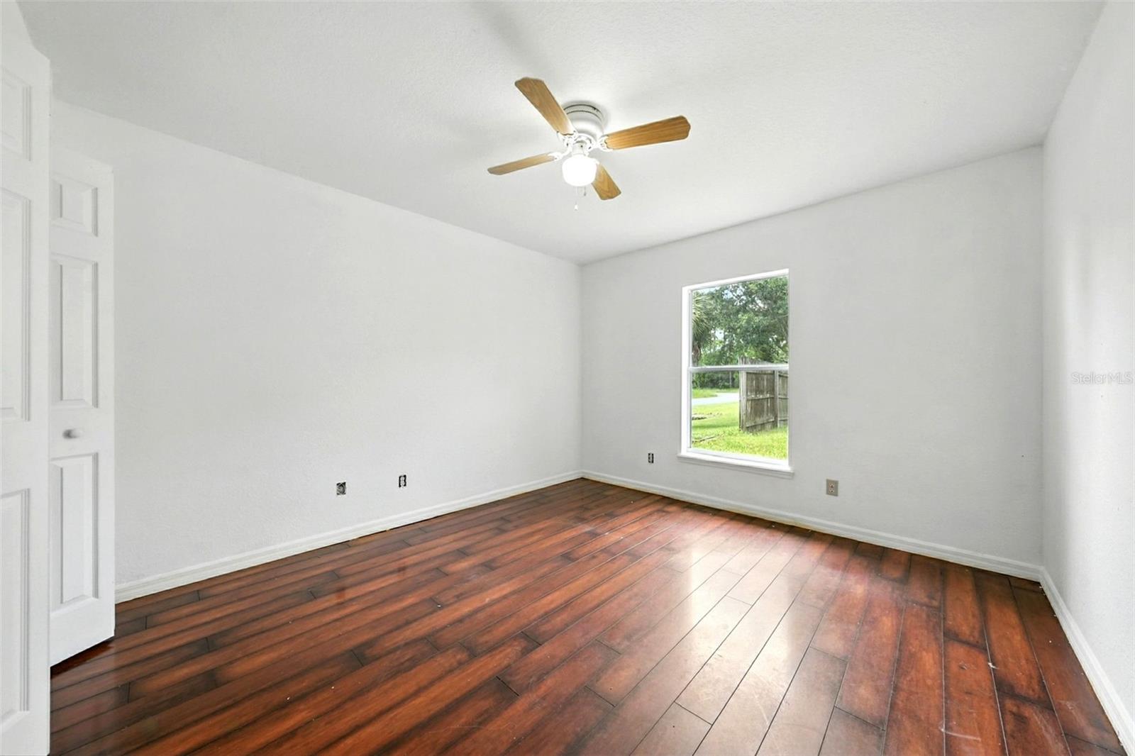 Image 28 of 49 For 202 Gordon Road Nw