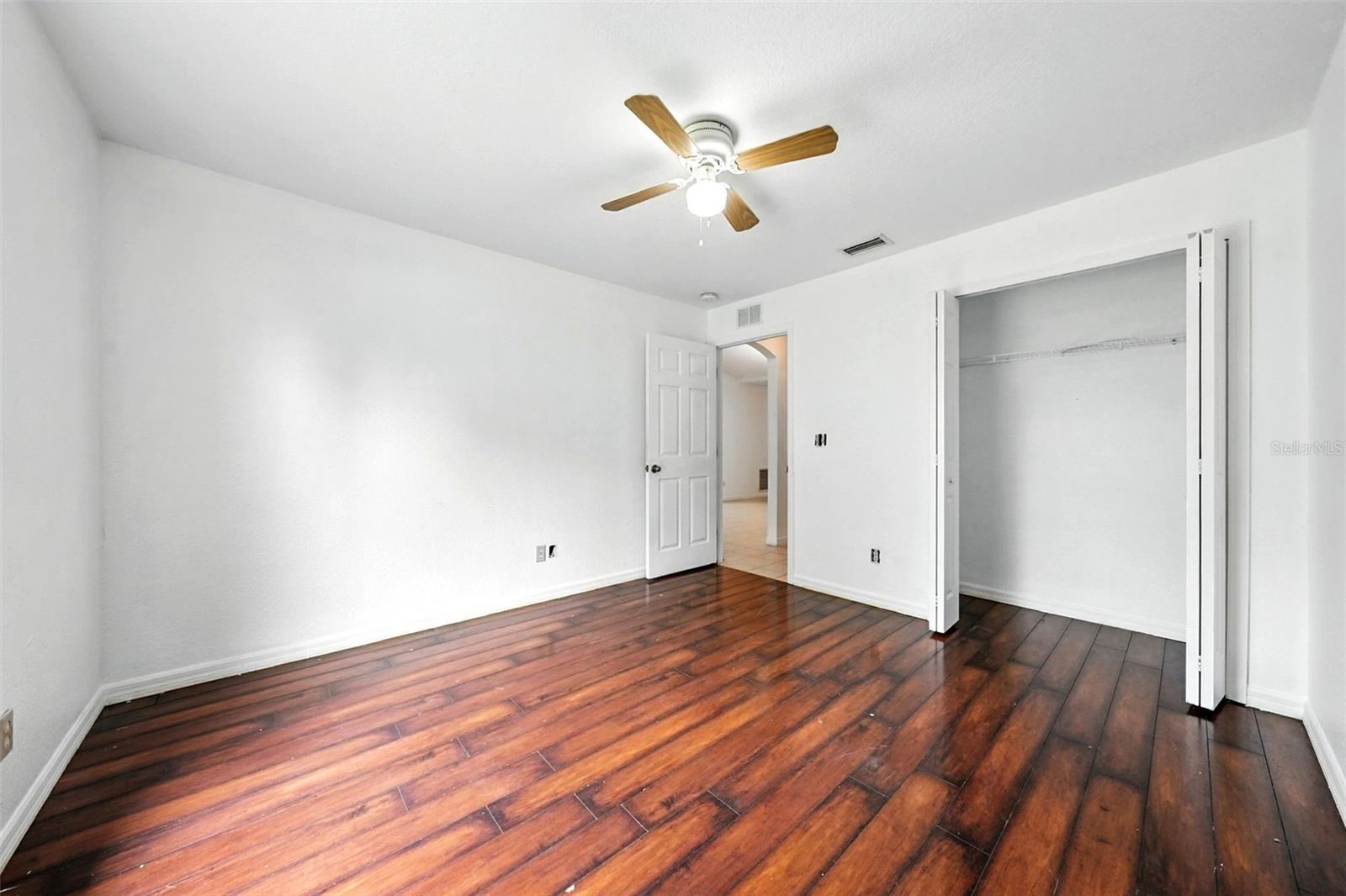 Image 29 of 49 For 202 Gordon Road Nw