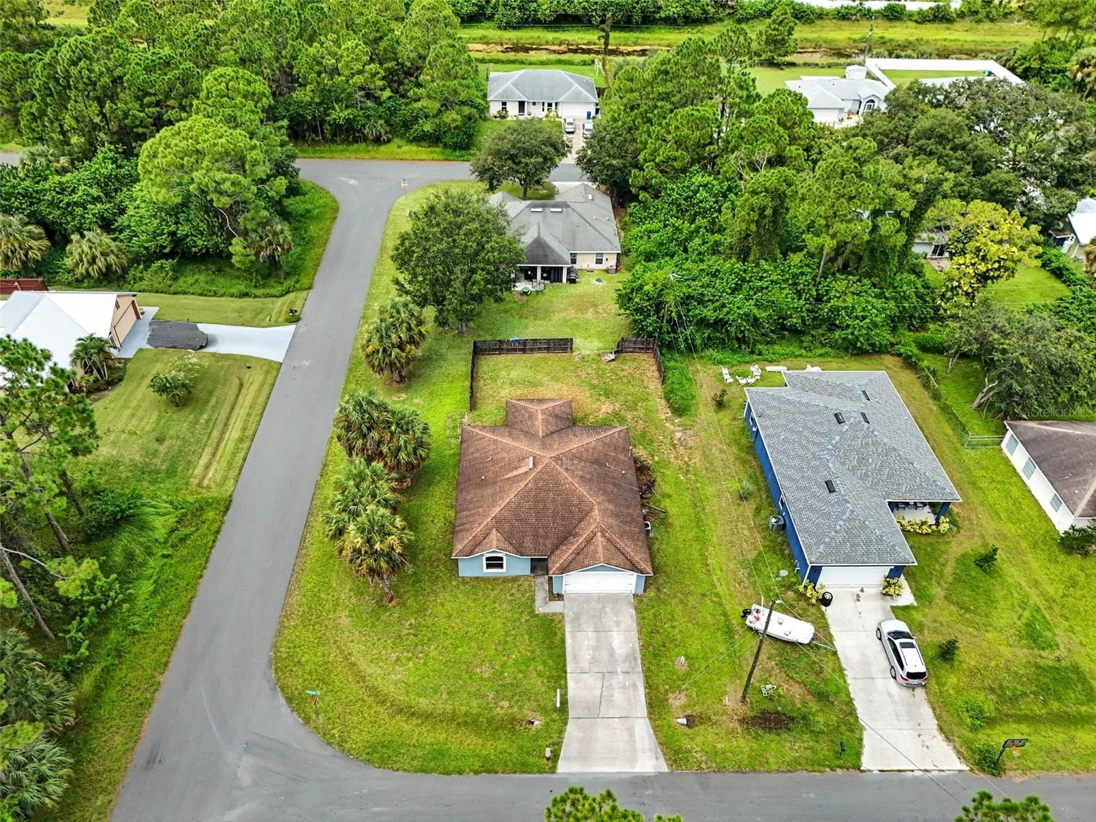 Image 5 of 49 For 202 Gordon Road Nw