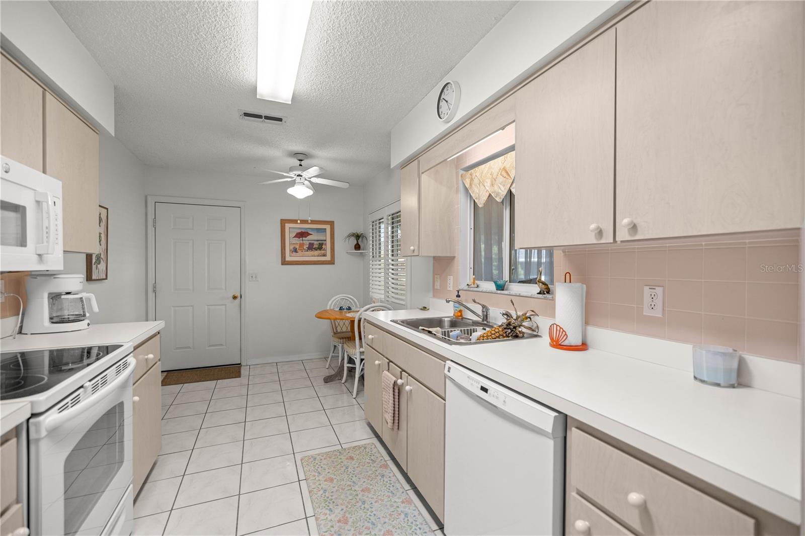 Image 16 of 37 For 17961 105th Avenue