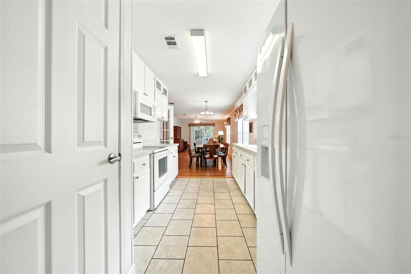 Image 23 of 52 For 11642 Martell Court